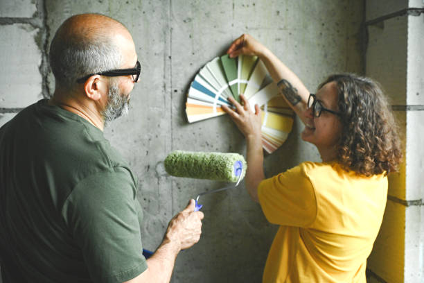 family chooses finishing materials for renovation